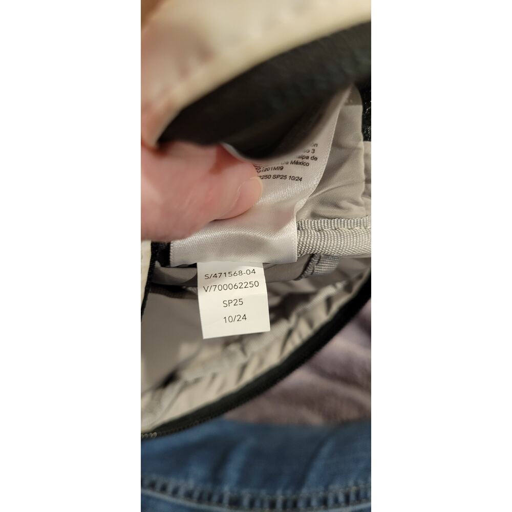 ATHLETA All Bags All About Vertical Crossbody Bag White Small Lightweight - Picture 9 of 13